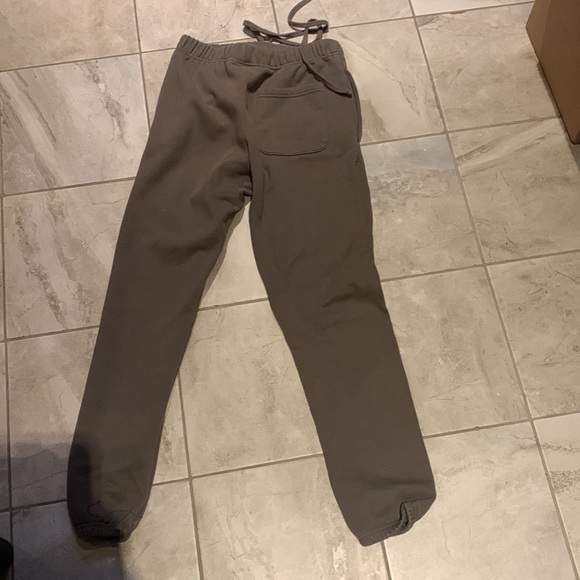 Essentials sweatpants - Picture 2 of 3